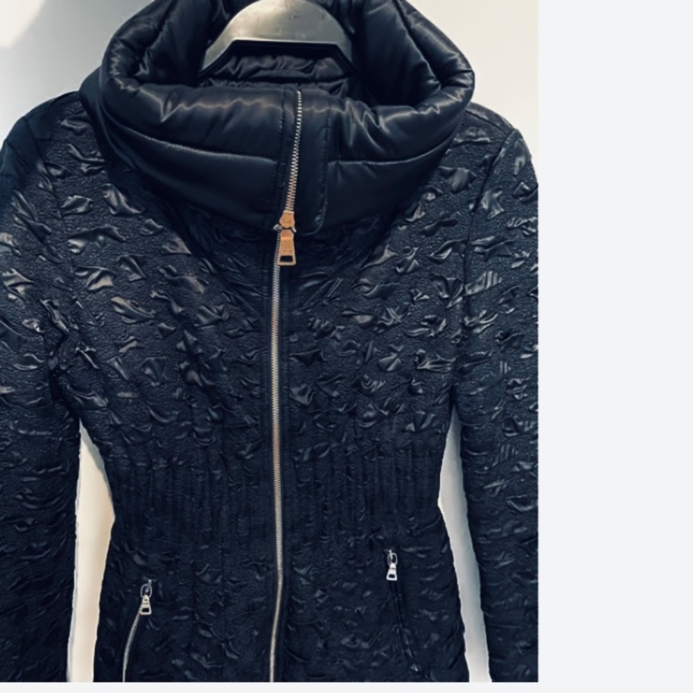 Chic Prada Jacket - Picture 3 of 13